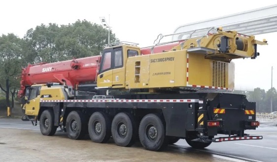 130吨混动起重机年省8万运营成本，新能源重卡节能新标杆-北斗天枢精创有限公司(图1)